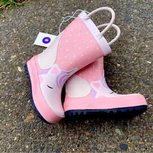 New size 6 Cat and Jack unicorn toddler boots.